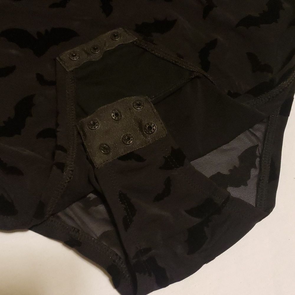 Torrid 2X Black Bat Velvet & Mesh V Neck Bodysuit - Picture 7 of 11
